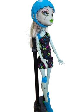 Monster High Skultimate Roller Maze Frankie Stein Doll